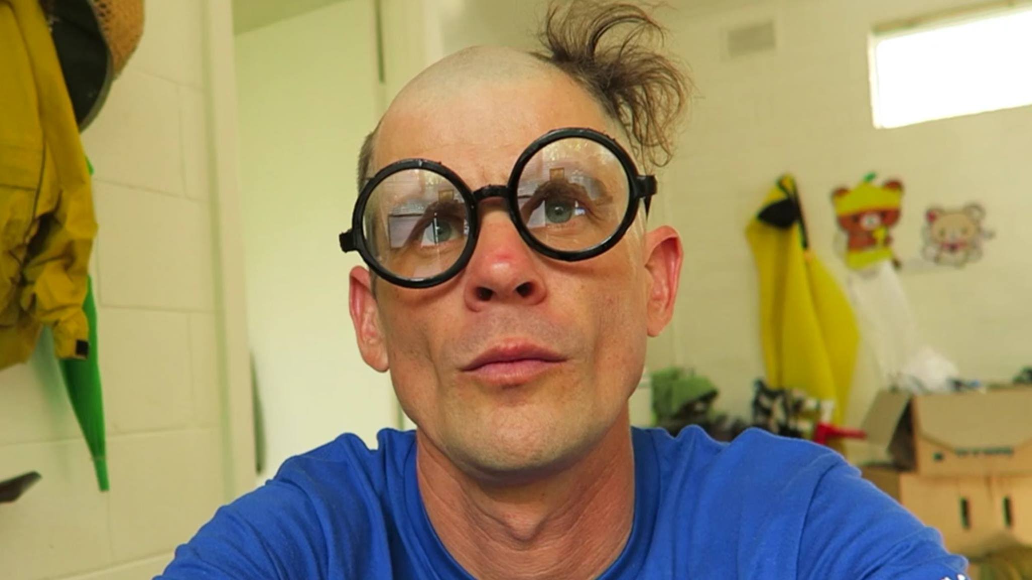 johnstone-clown-glasses-and-haircut